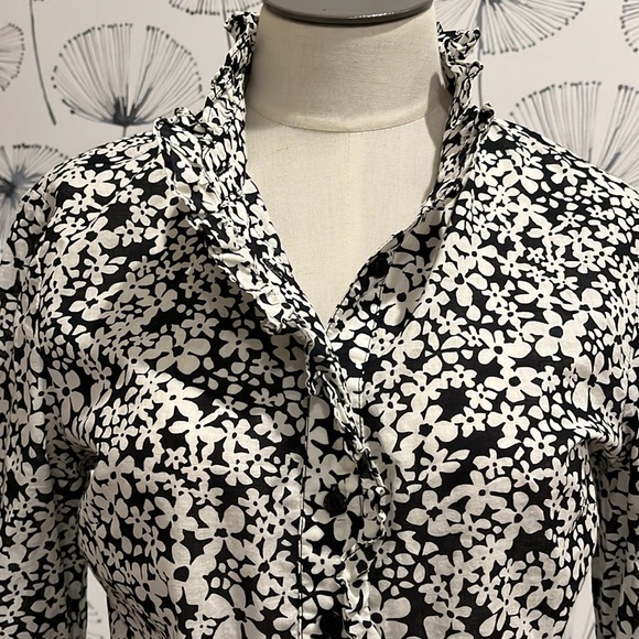 Tory Burch 4 - Picture 2 of 2